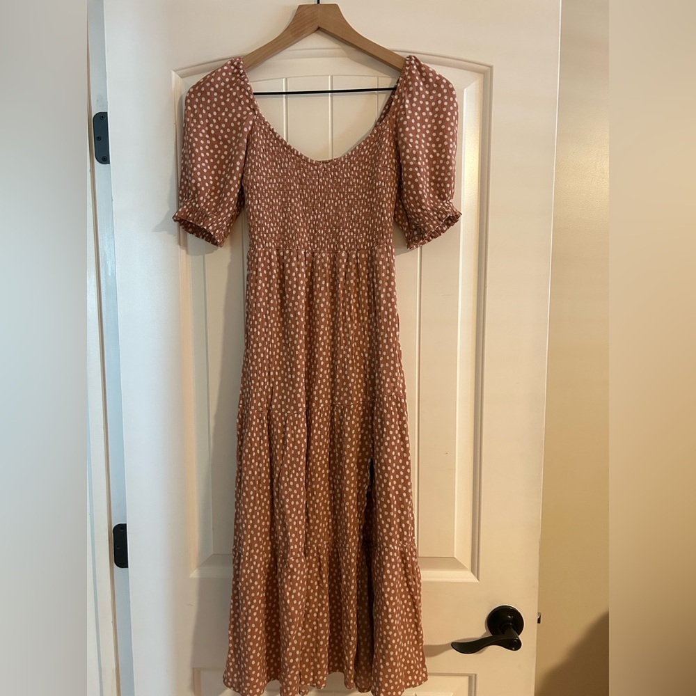Abercrombie Short Sleeve Smocked Midi Dress - Dusty Pink Dot